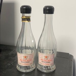 2 EMPTY WINE GLASSES - 187 ml